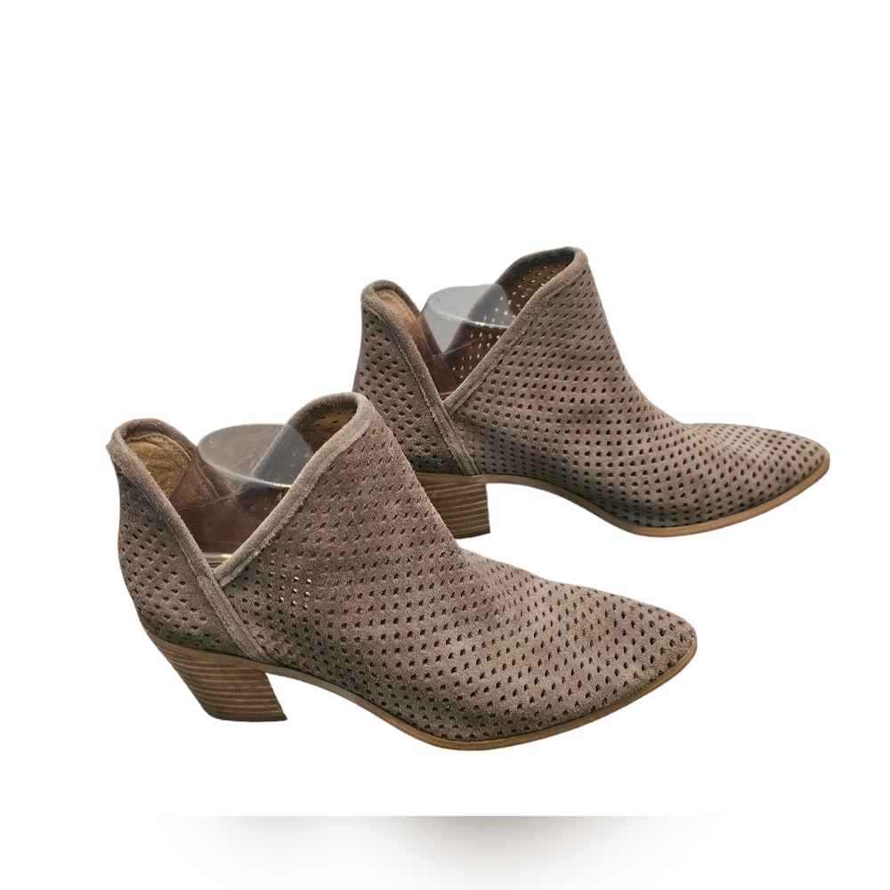 Lucky brand Tan Beige Perforated Suede Leather Ankle Booties Women's Size 8.5